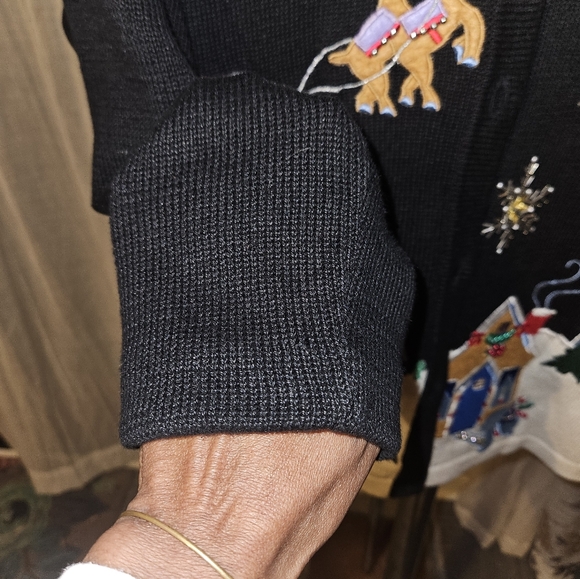 Vintage women's Christmas patchwork button-down sweater - Picture 8 of 8